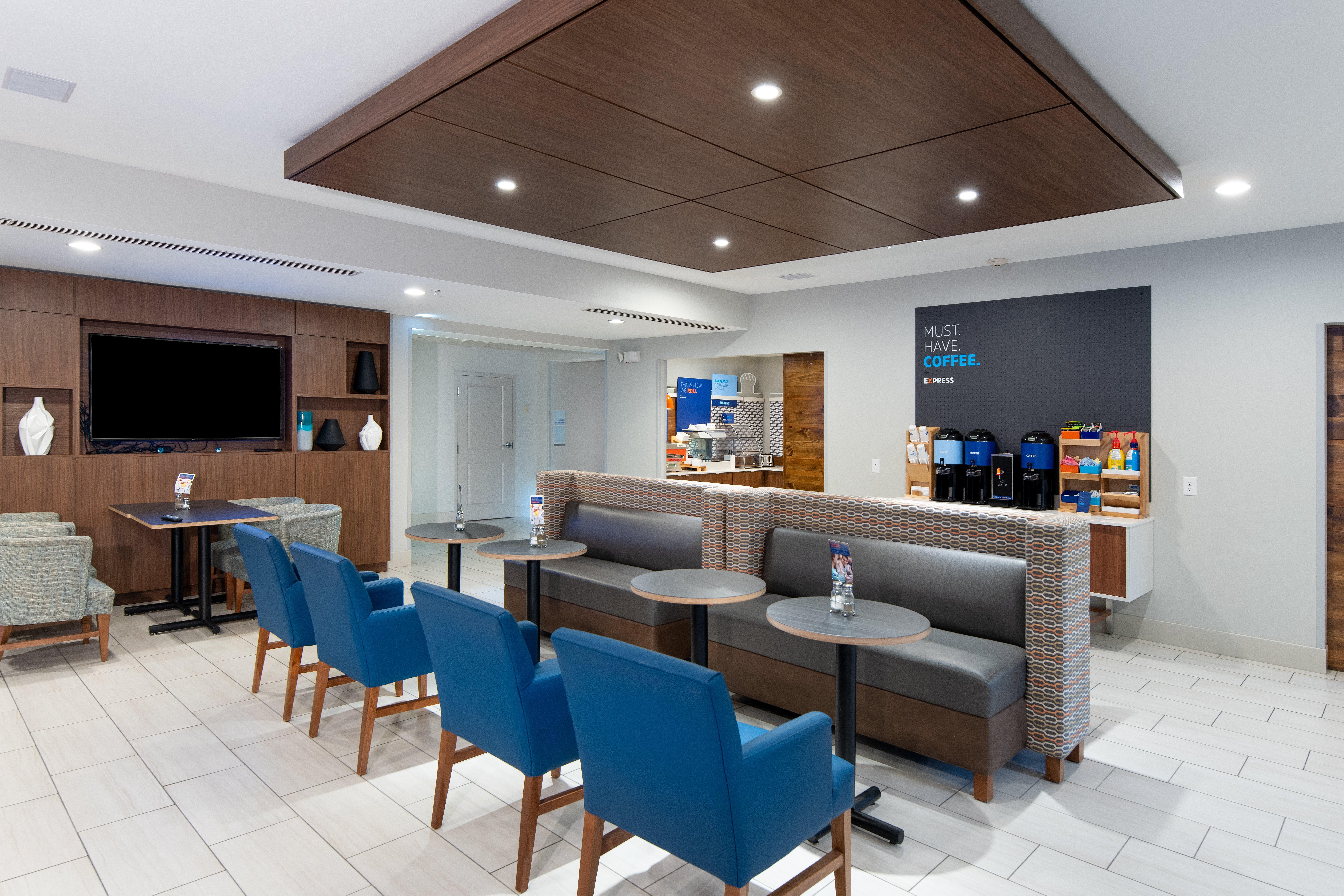 Holiday Inn Express Hotel & Suites Dallas South - Desoto By Ihg Exterior photo