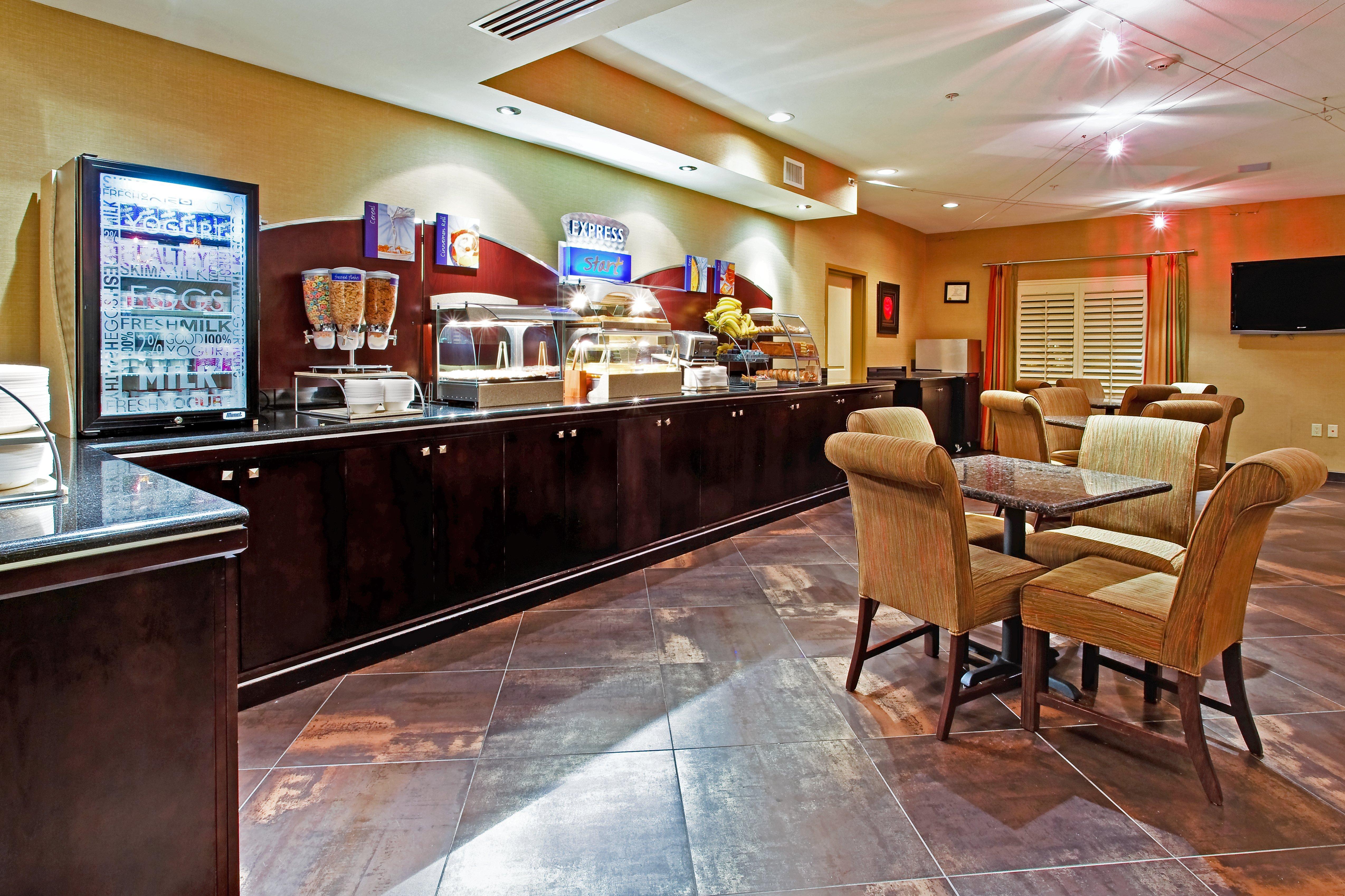Holiday Inn Express Hotel & Suites Dallas South - Desoto By Ihg Exterior photo