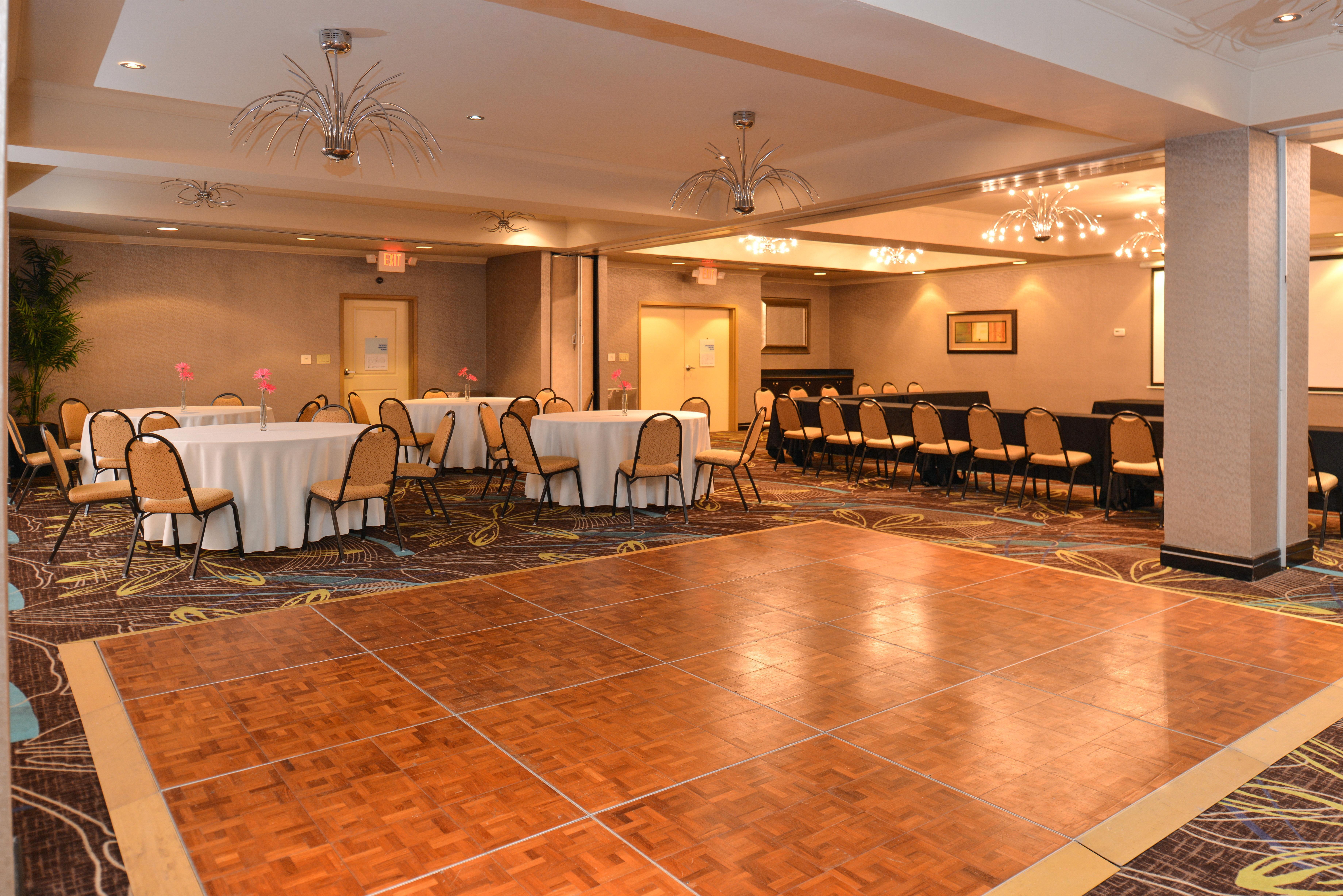 Holiday Inn Express Hotel & Suites Dallas South - Desoto By Ihg Exterior photo