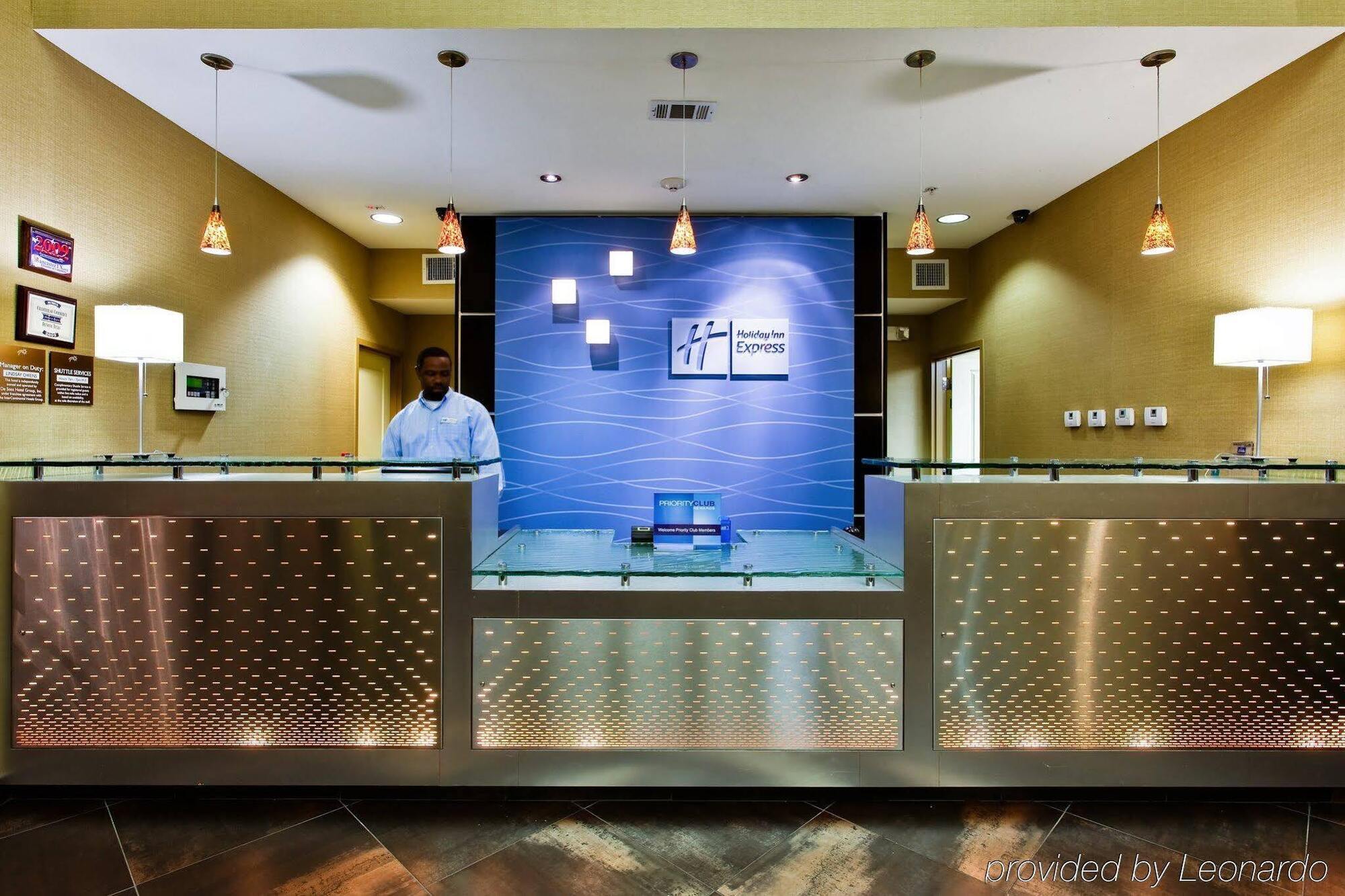 Holiday Inn Express Hotel & Suites Dallas South - Desoto By Ihg Exterior photo
