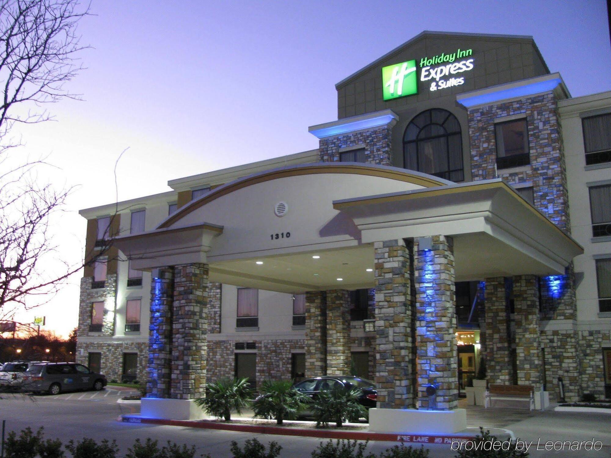 Holiday Inn Express Hotel & Suites Dallas South - Desoto By Ihg Exterior photo