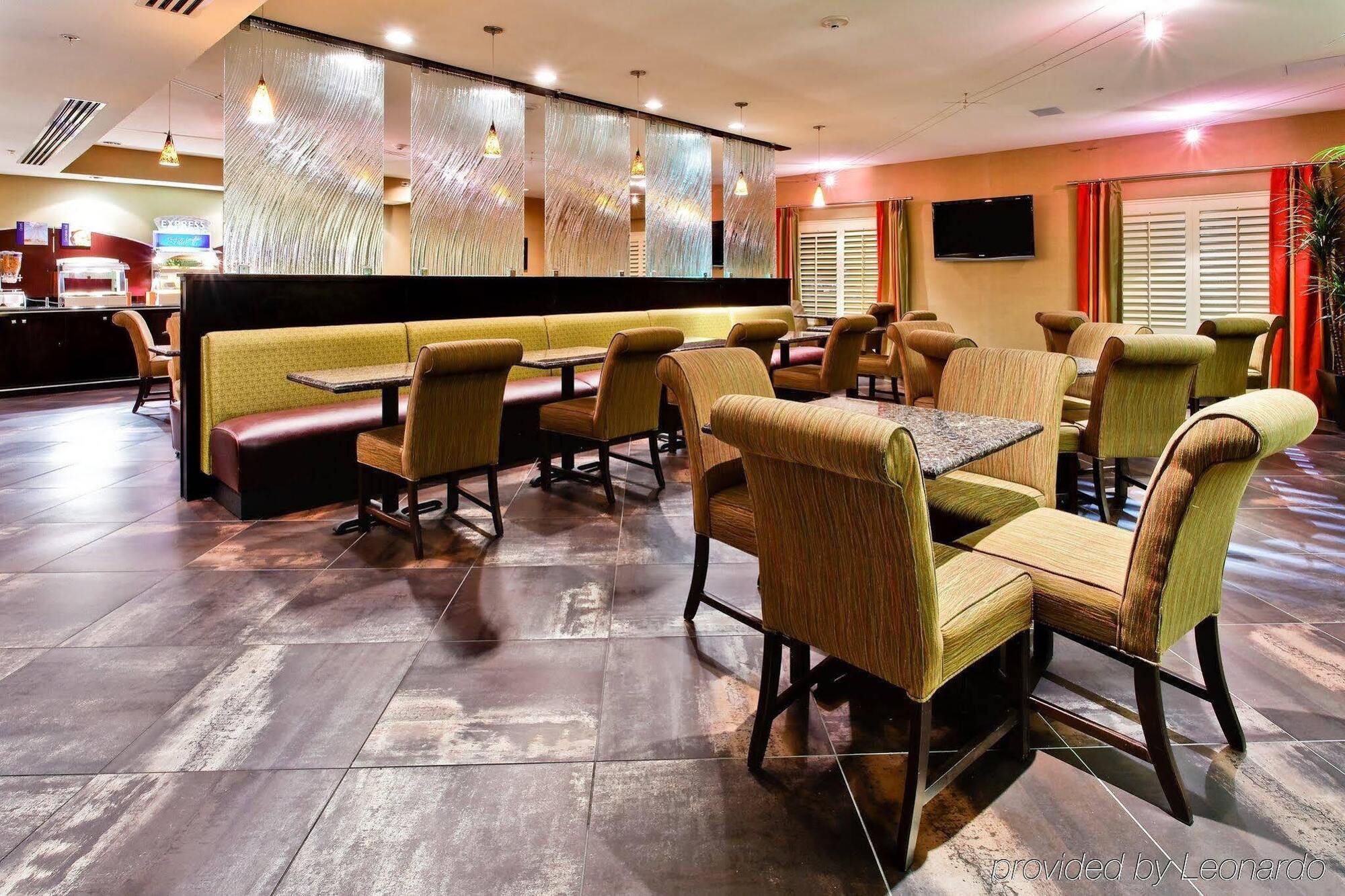 Holiday Inn Express Hotel & Suites Dallas South - Desoto By Ihg Exterior photo